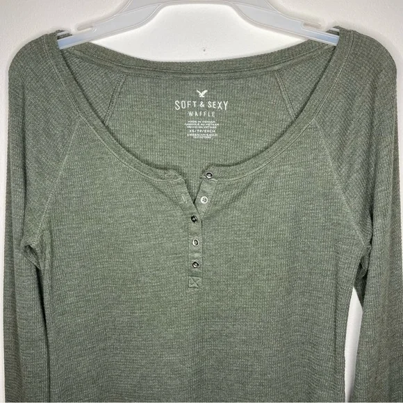 American Eagle Soft & Sexy Waffle V-Neck Long Sleeve Button Down Shirt w/ Lace - Picture 4 of 8